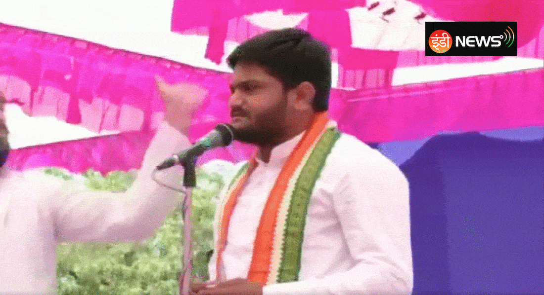 man-slapped-hardik-patel-during-loksabha-congress-rally-in-gujrat-min