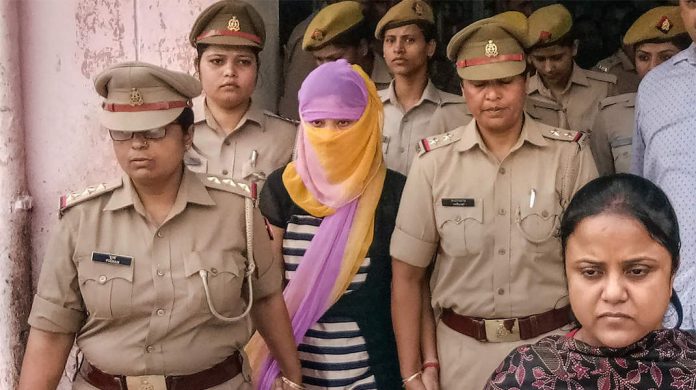 student-who-accused-chinmayanand-of-sexual-harassment-arrested-in-extortion-case-IndiNews