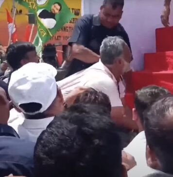 Pappu Yadav aur Kanhaiya Kumar ko Rahul Gandhi ke manch par jaane se roka gaya-IndiNews